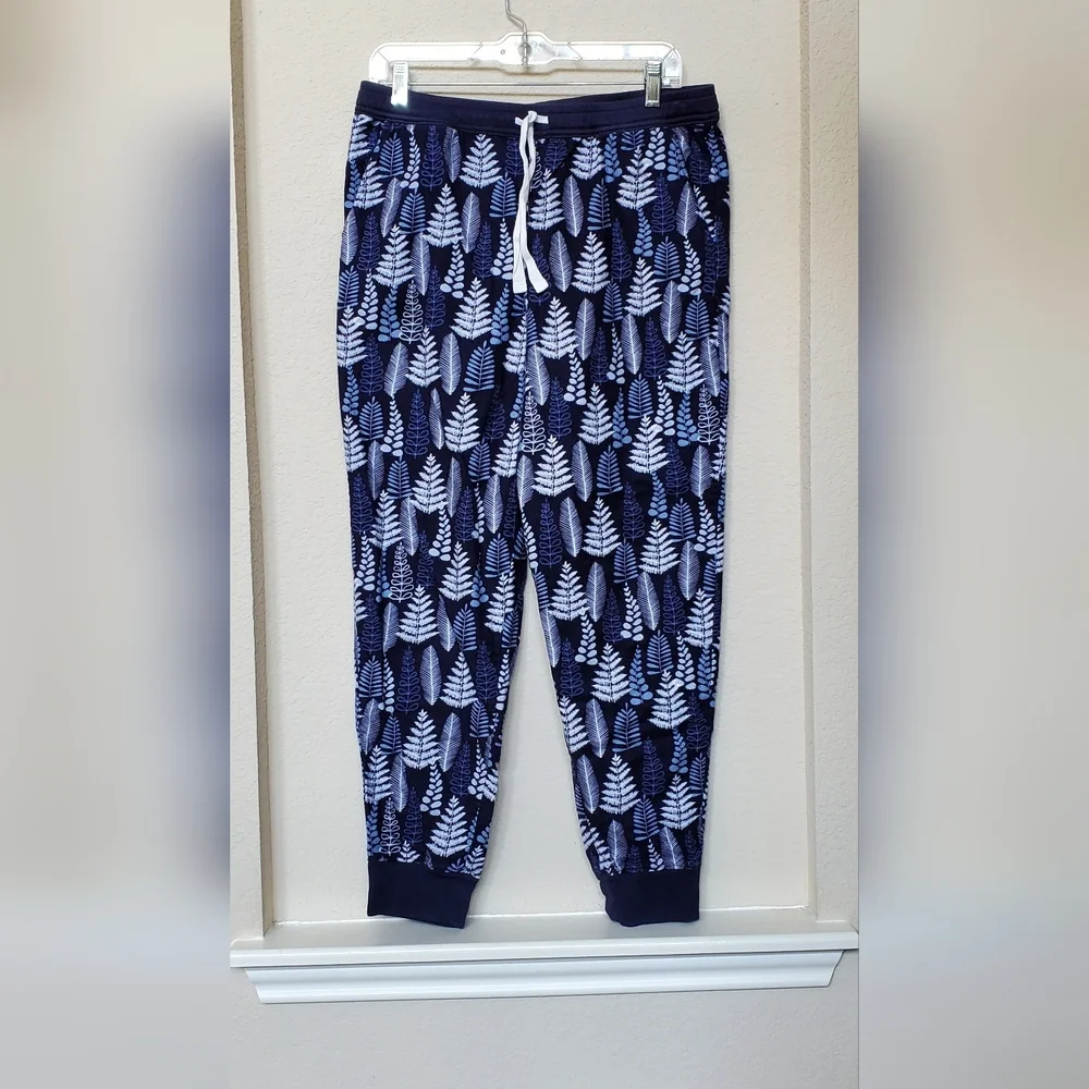 Garnet Hill Blue and White Leaf Print PJ Joggers. Size Medium
